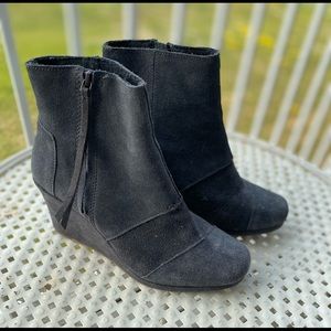 Tom’s booties. Size 10. Gray Seude.